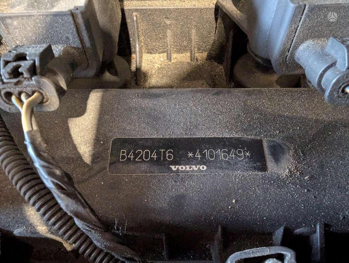 Volvo V70 Spalva 477 variklis b4204t6