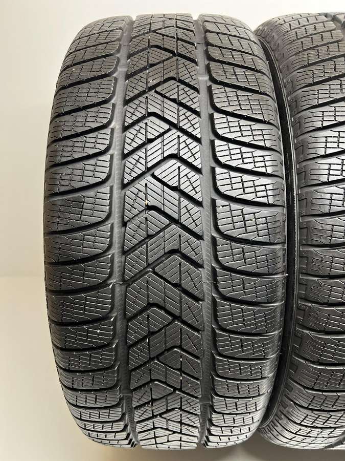 Pirelli ScorpionWinter 2022m, winter 255/40 R21