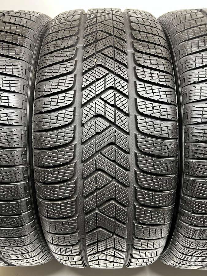 Pirelli ScorpionWinter 2022m, winter 255/40 R21