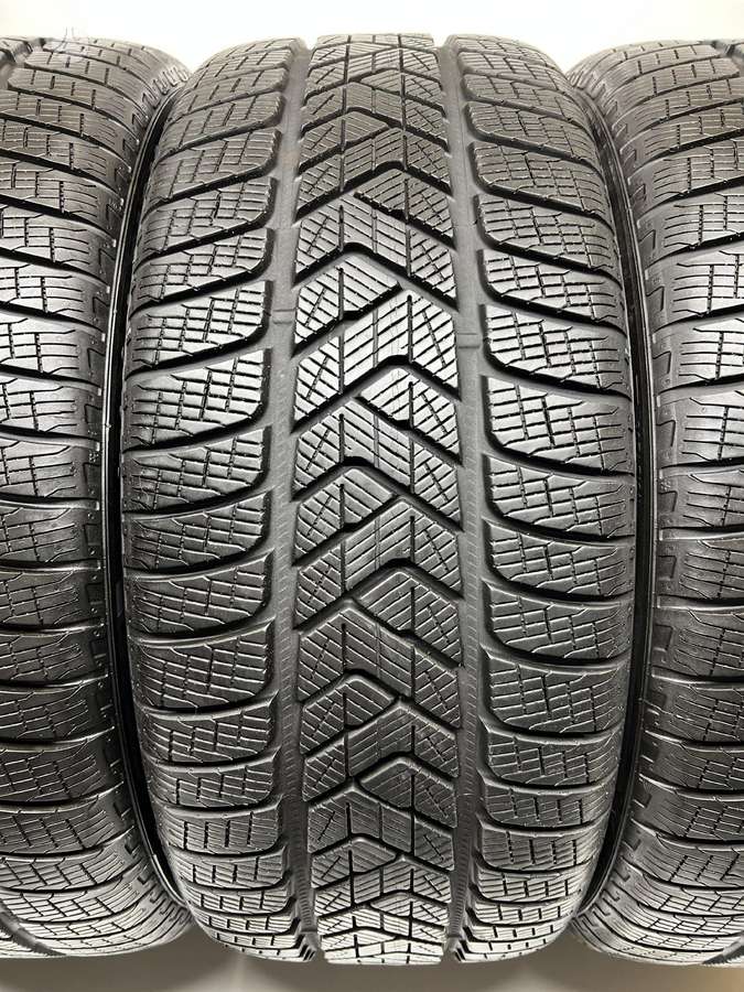 Pirelli ScorpionWinter 2022m, winter 255/40 R21