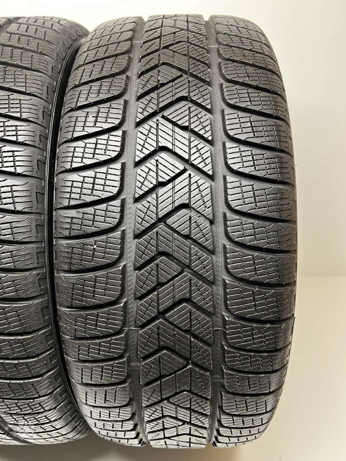 Pirelli ScorpionWinter 2022m, winter 255/40 R21