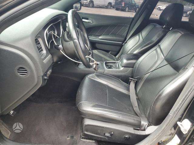 Dodge Charger Oda juodos lubos