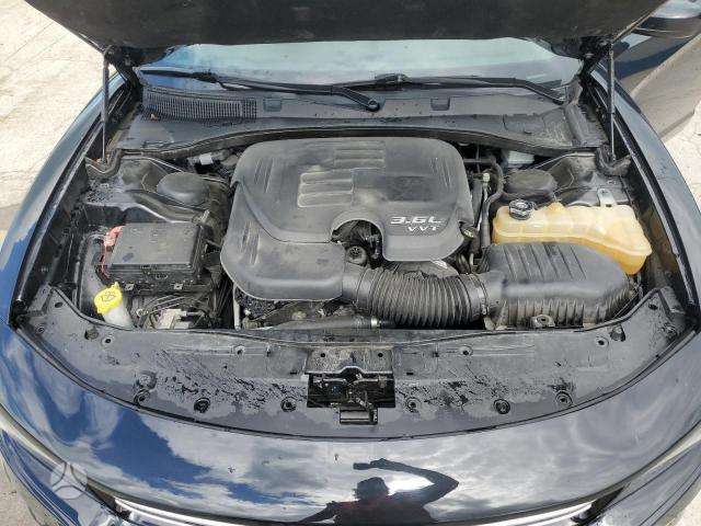 Dodge Charger Oda juodos lubos
