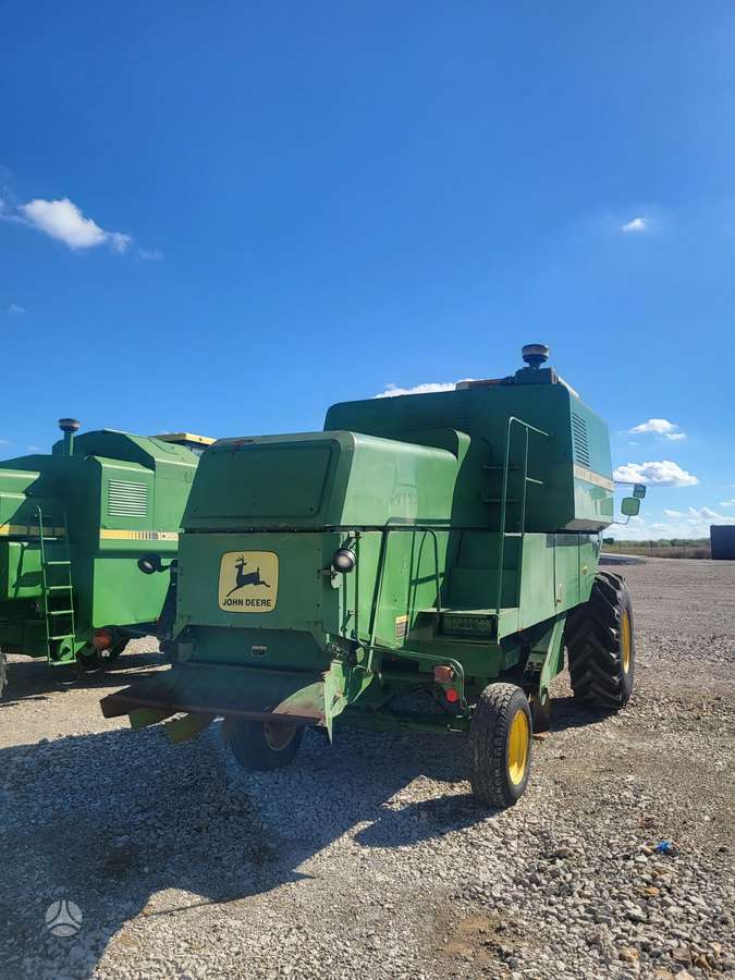 John Deere 965, combine harvesters