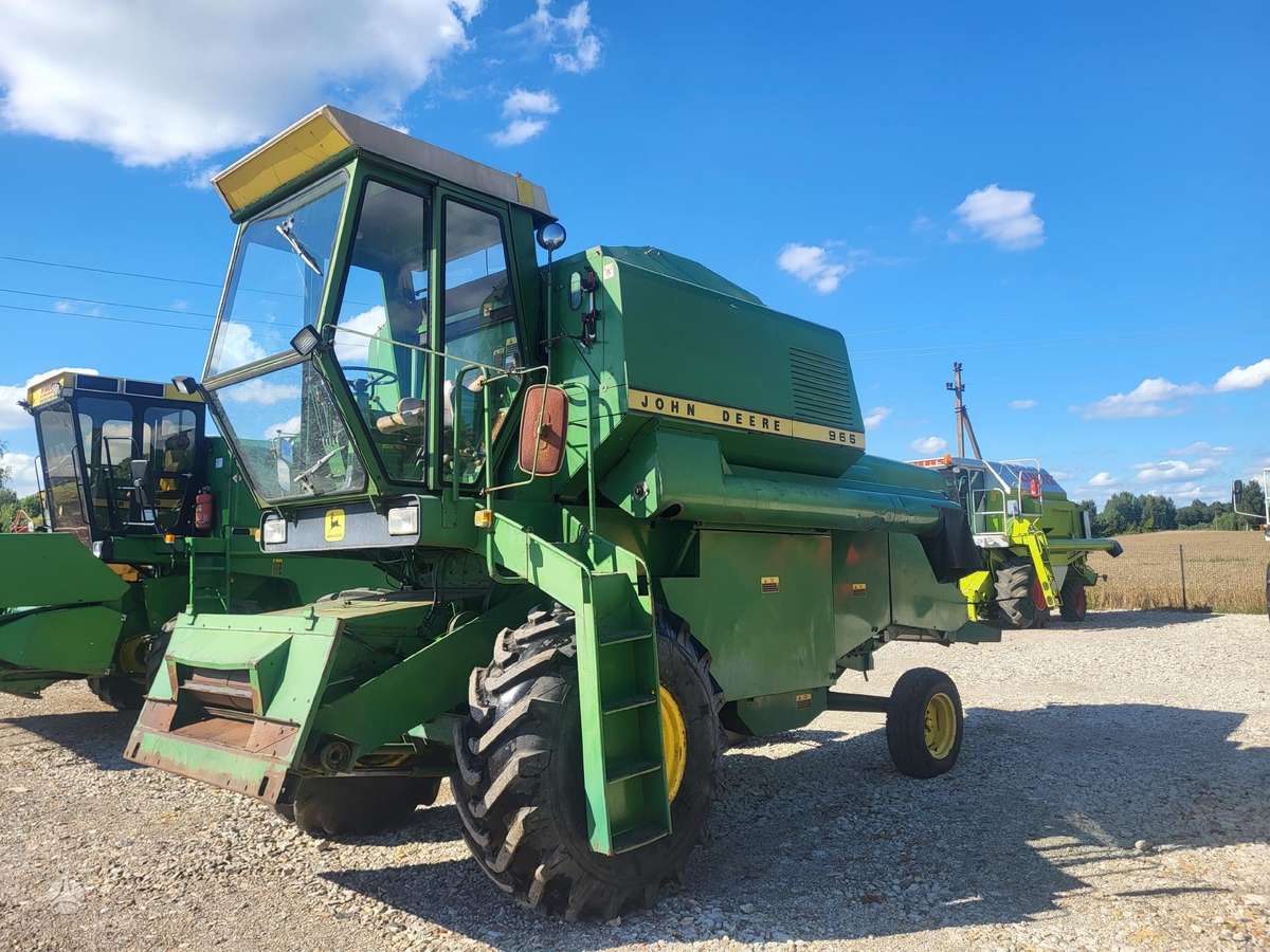 John Deere 965, kombainai