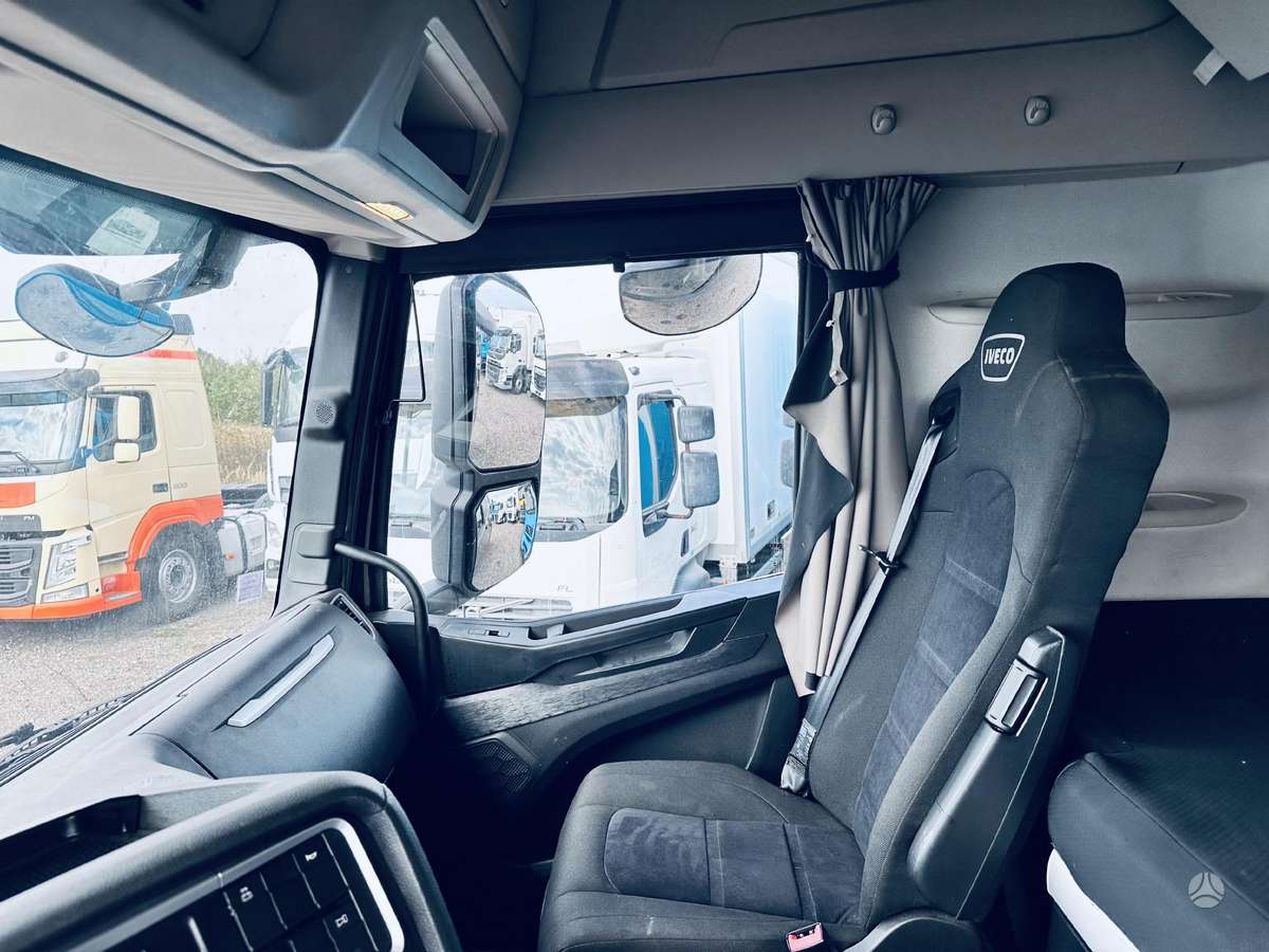 Iveco S-Way 480 Retarder, double sleeper