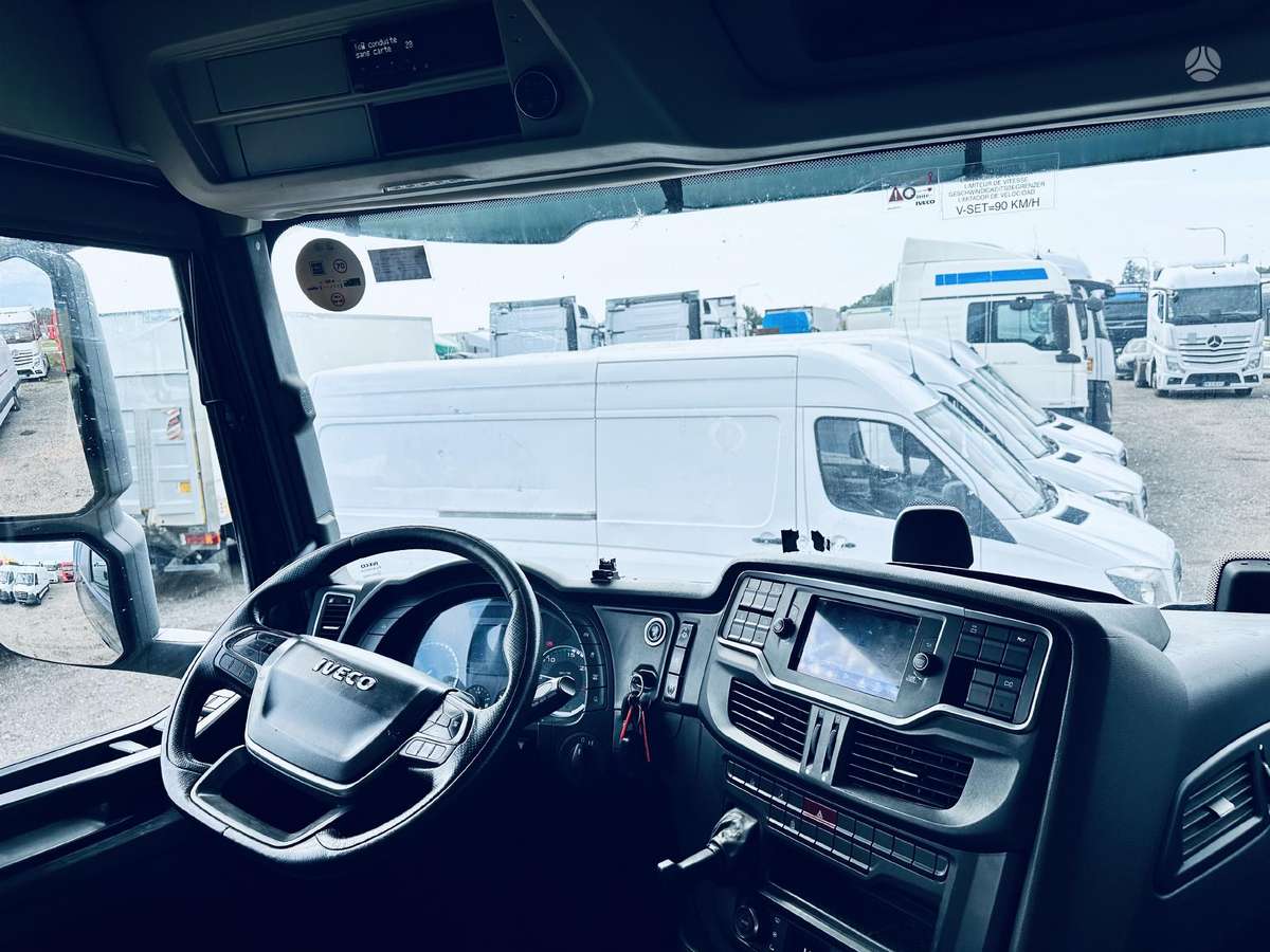 Iveco S-Way 480 Retarder, double sleeper