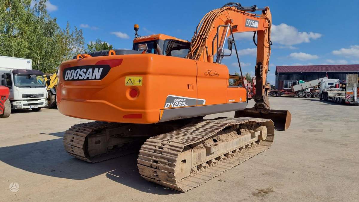Doosan DX 225, excavator
