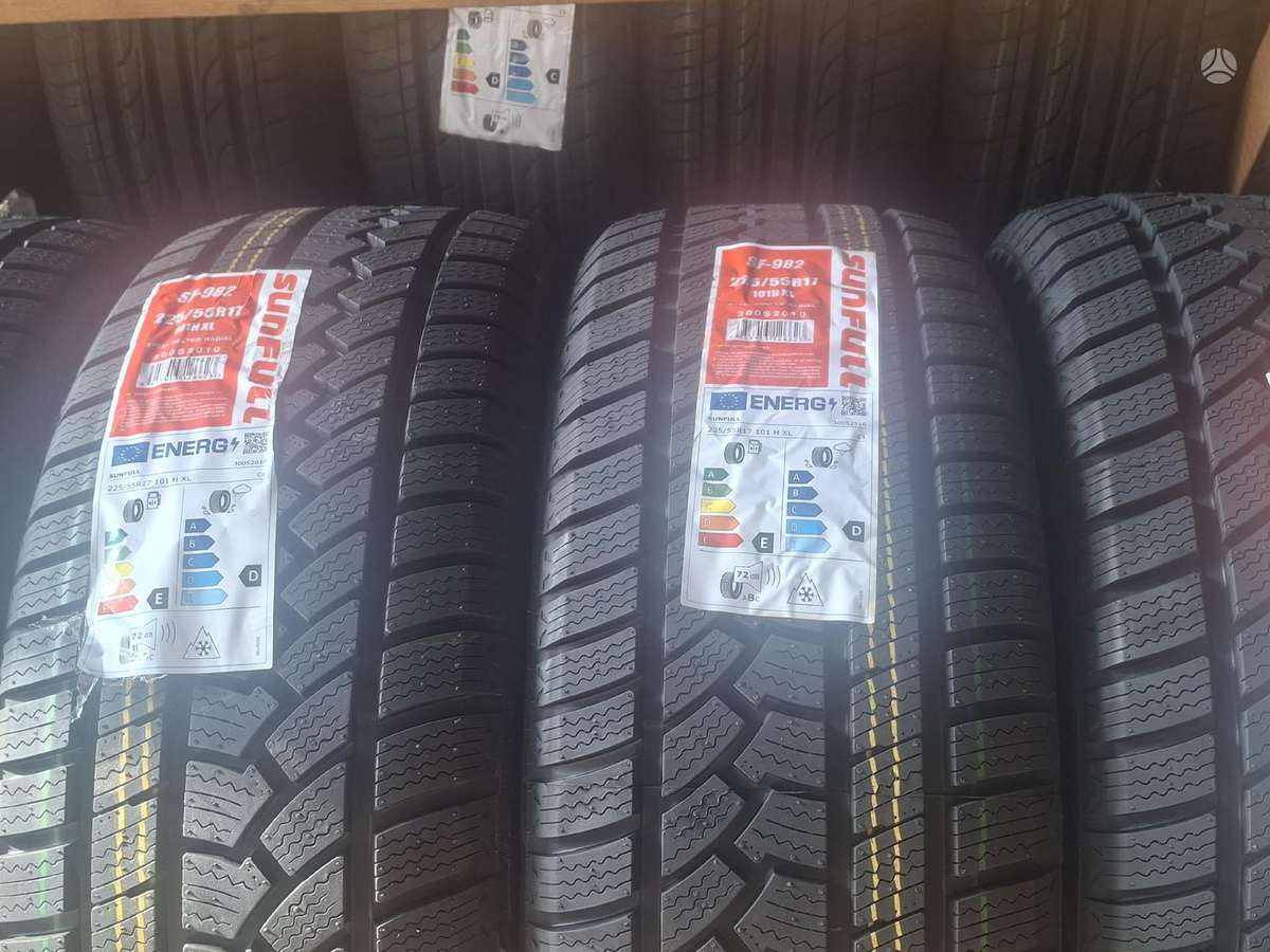 Sunfull SF982.2025m., winter 225/55 R17