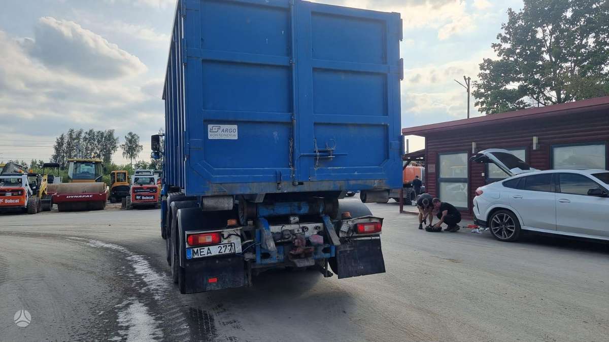 Volvo FH 16, hooklift trucks