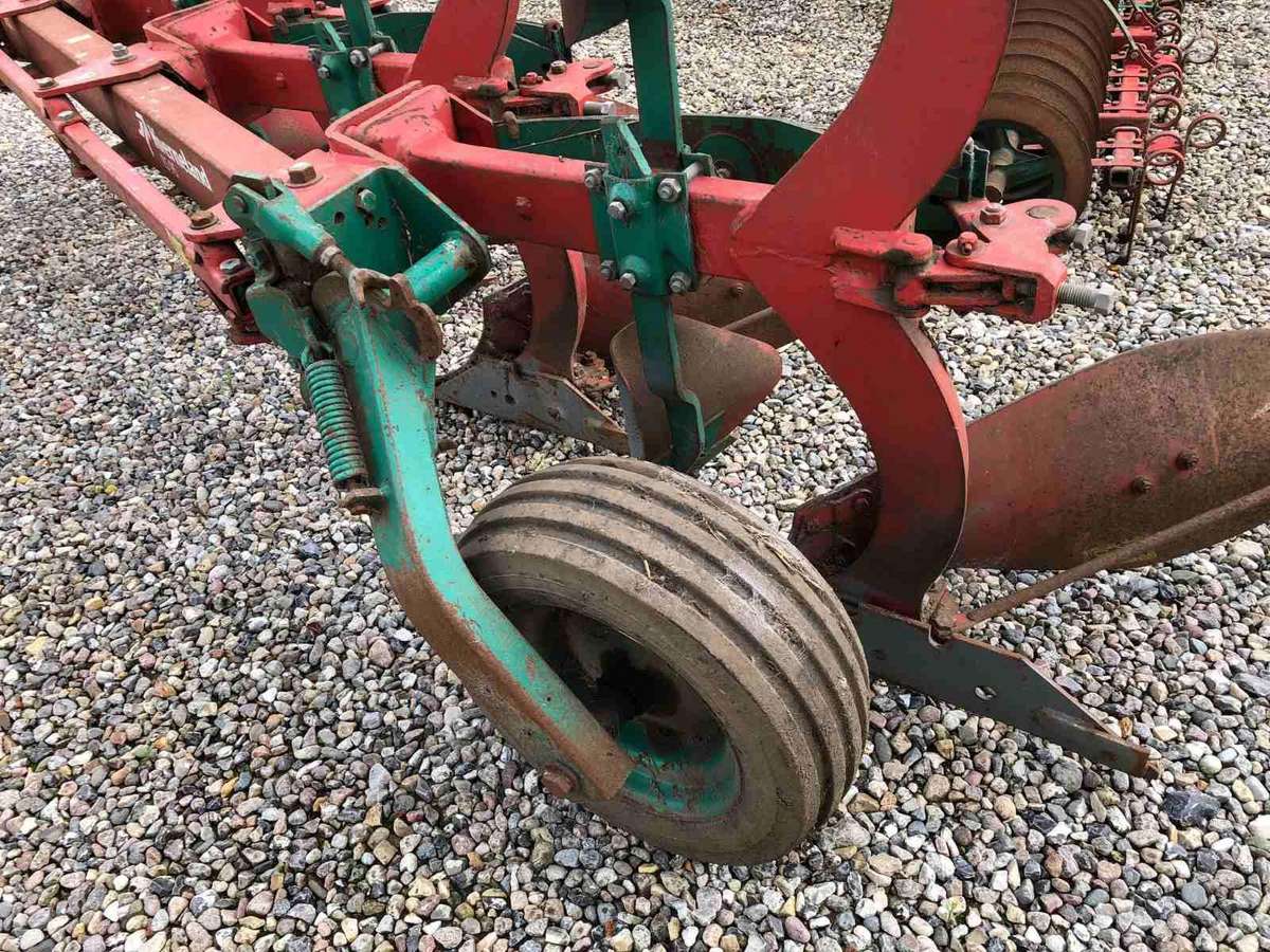 Kverneland Es95, ploughs