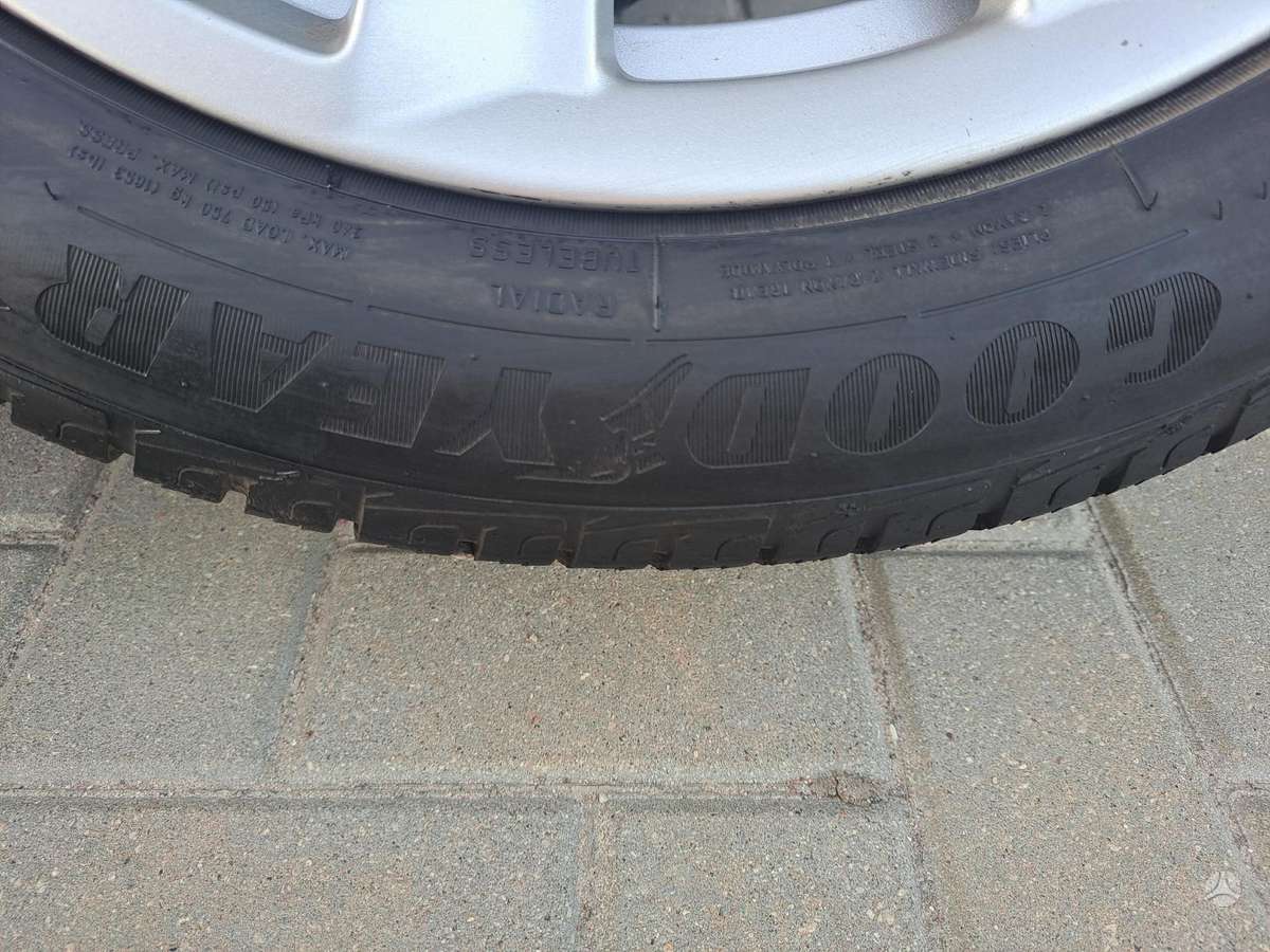 Goodyear, зимние 225/50 R17