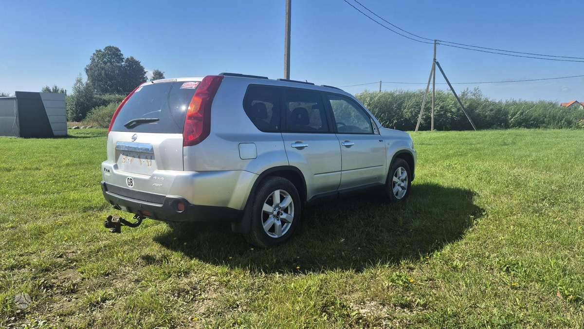 Nissan X-Trail for parts