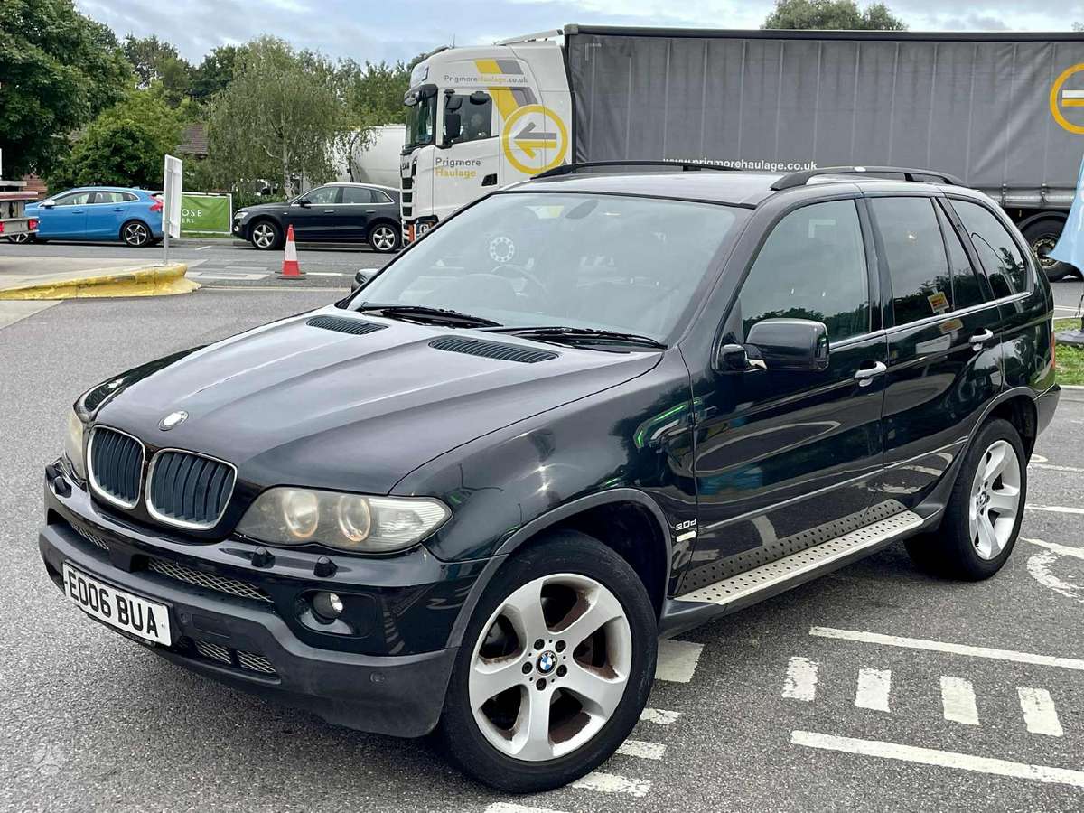 BMW X5 dalimis. Dalimis e53 3 0d