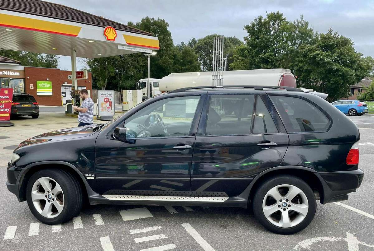 BMW X5 dalimis. Dalimis e53 3 0d