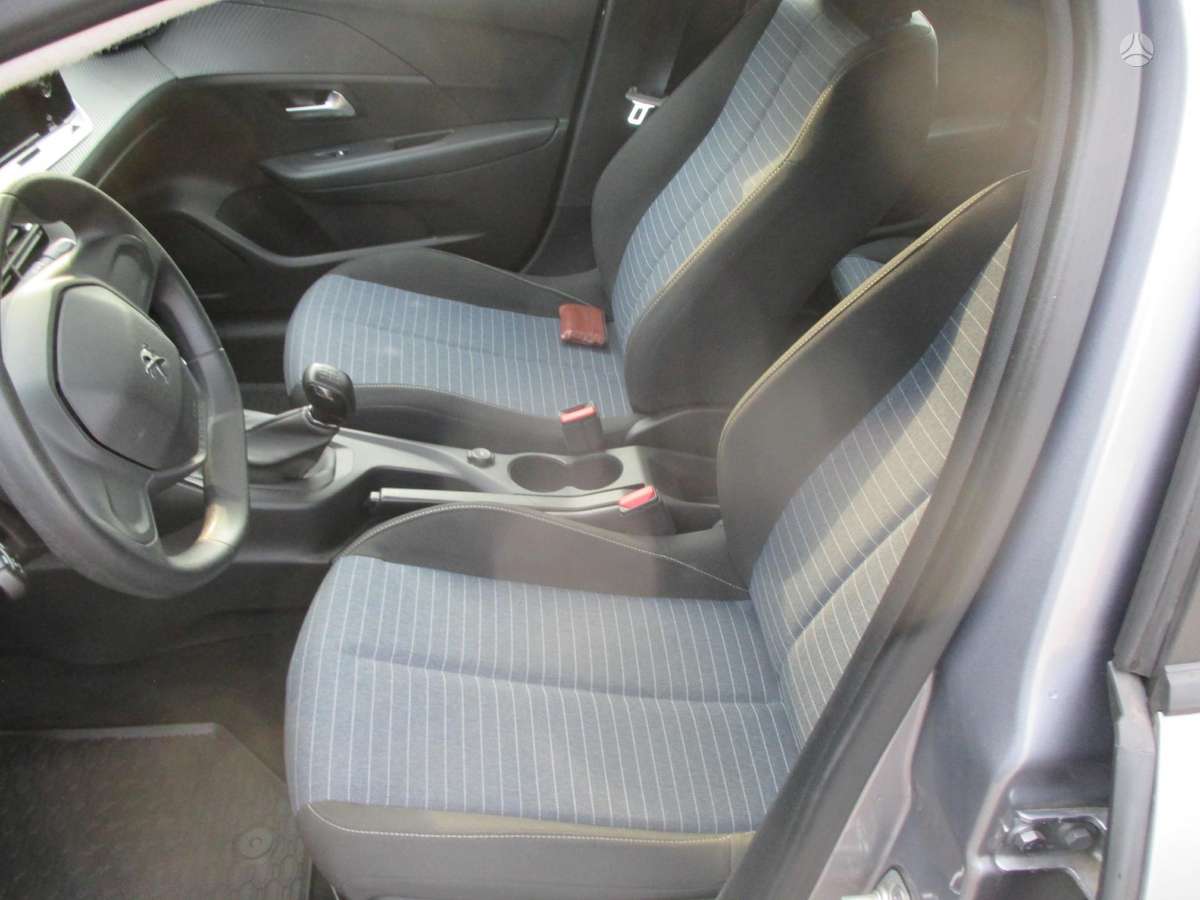 Peugeot 208, 1.2 l., hatchback