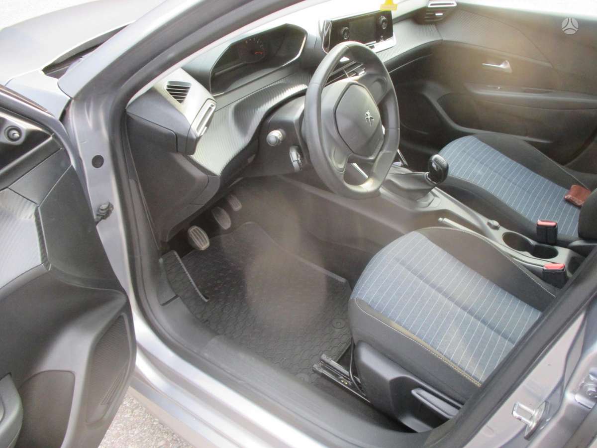Peugeot 208, 1.2 l., hatchback
