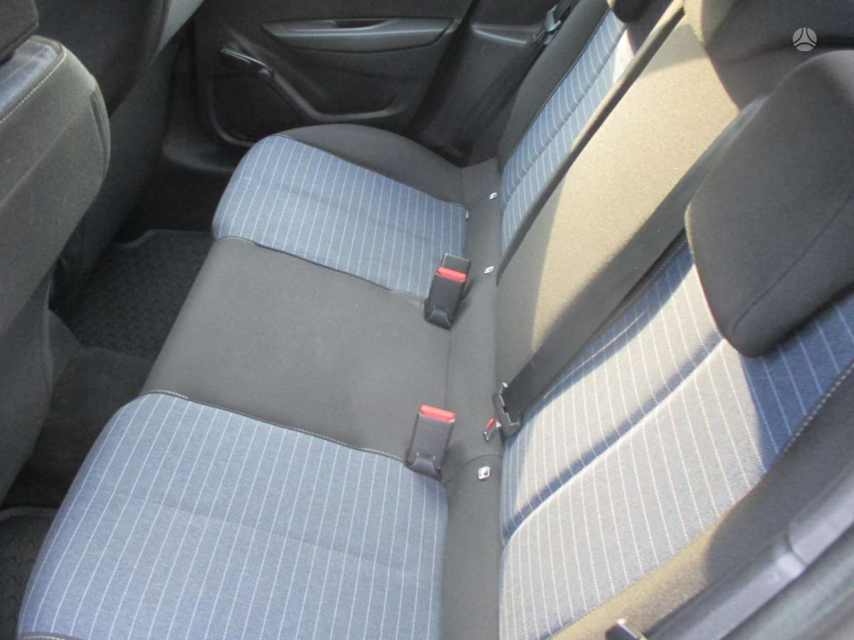 Peugeot 208, 1.2 l., hatchback