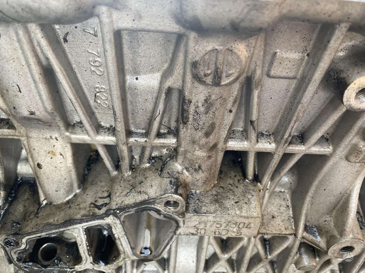 BMW X6, 306D5, variklio detalės