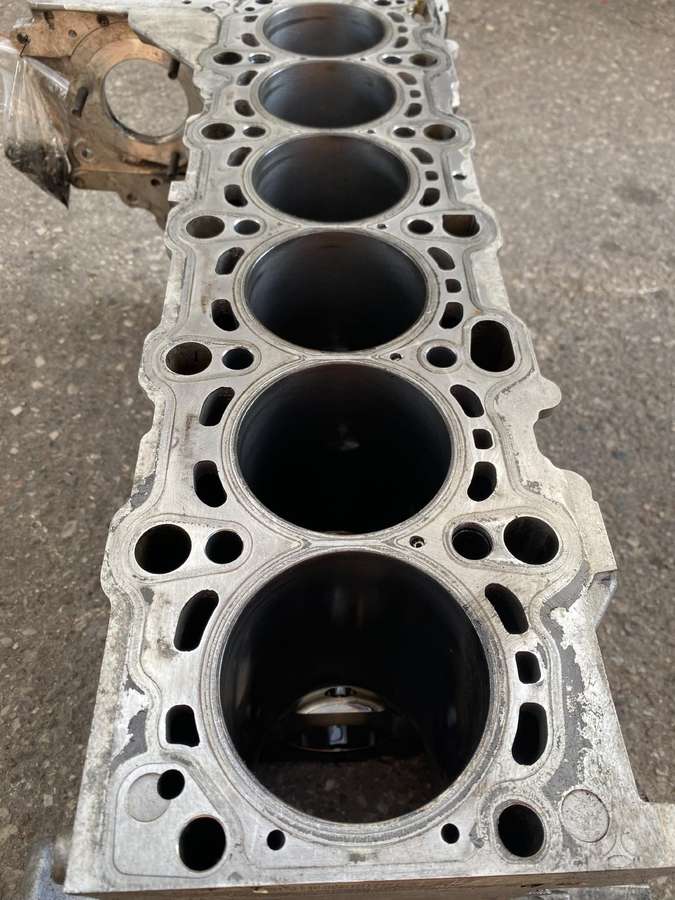 BMW X5, 306d5, engine block