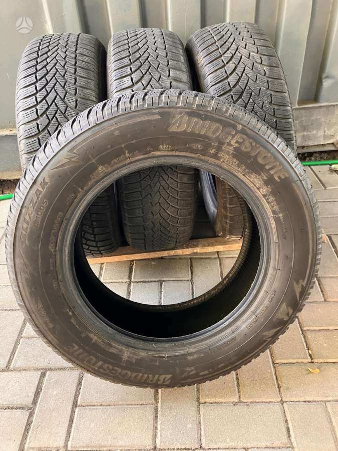 Bridgestone Blizzak LM005, winter 215/65 R16