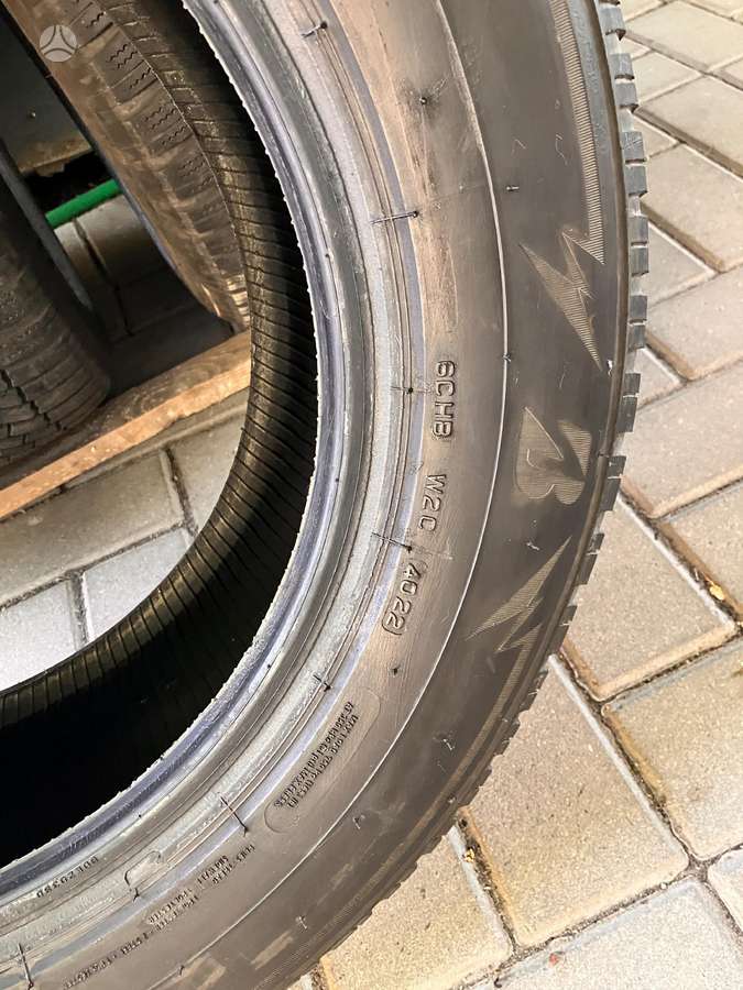 Bridgestone Blizzak LM005, winter 215/65 R16