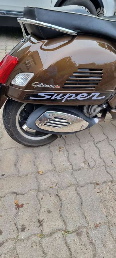 Piaggio Vespa 300cc, мотороллеры / мопеды