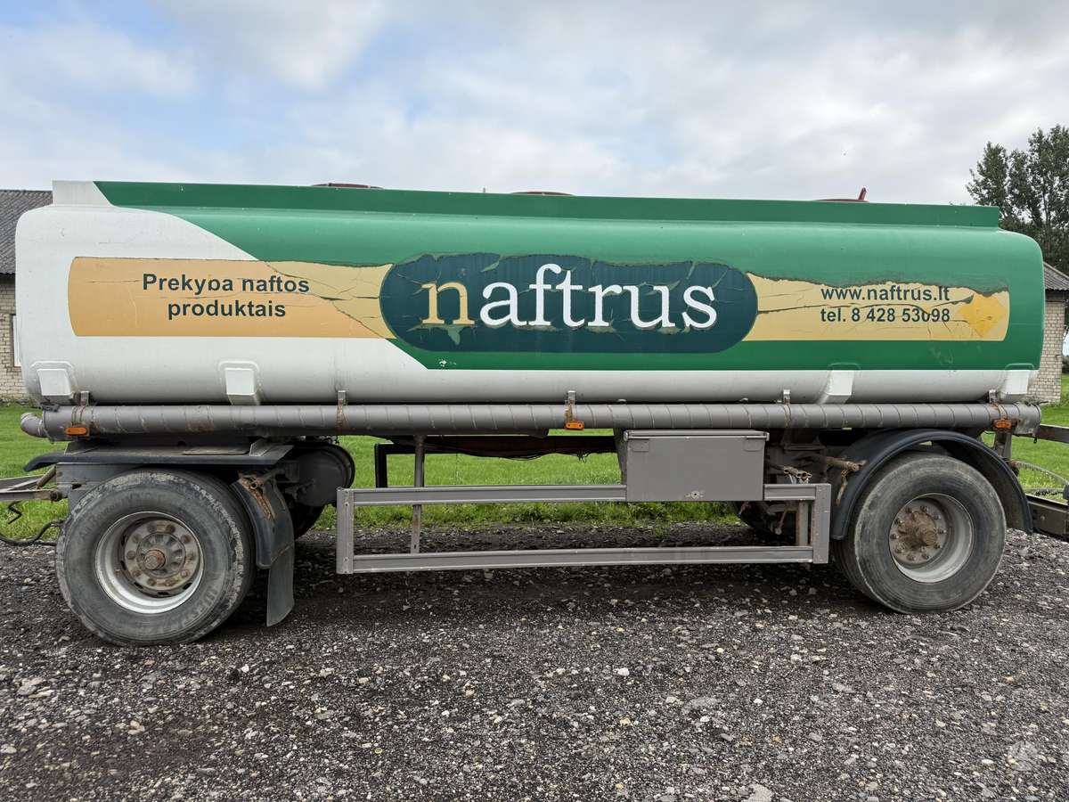 Kässbohrer 18 t, tanker