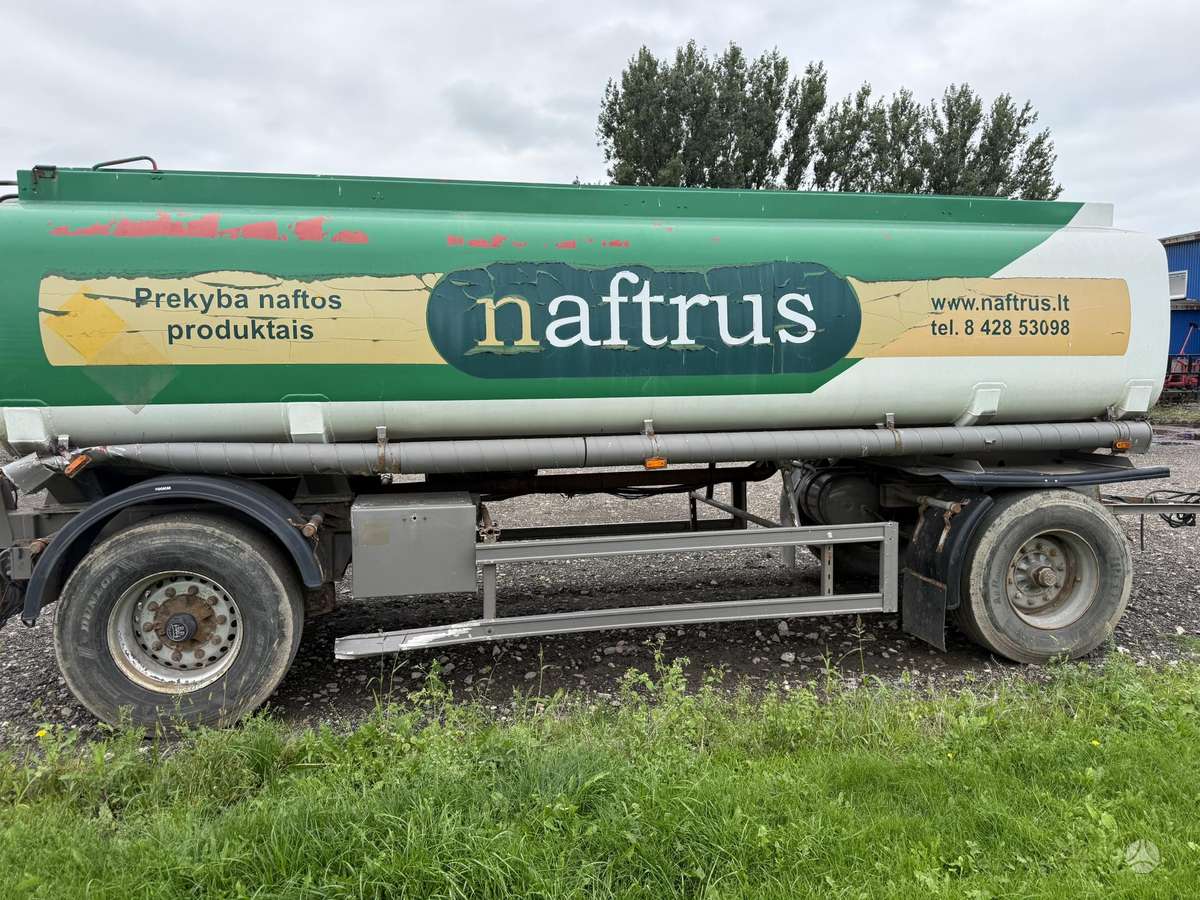 Kässbohrer 18 t, tanker