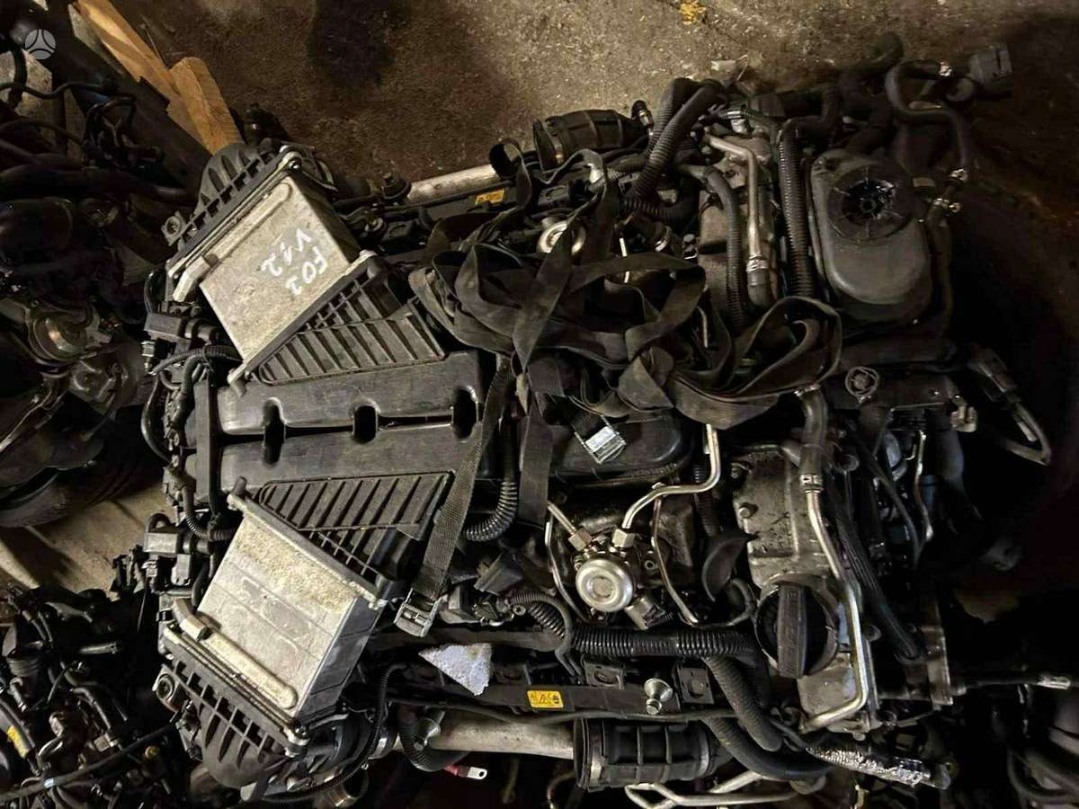 BMW 7 serija engine