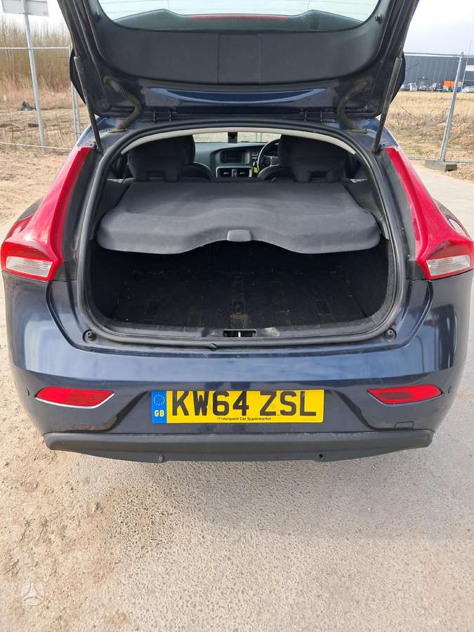 Volvo V40 Dalimis