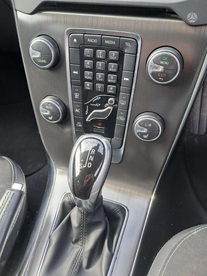 Volvo V40 Dalimis