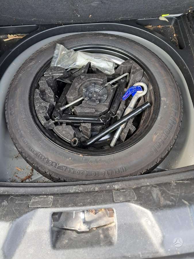 Volvo V40 Dalimis