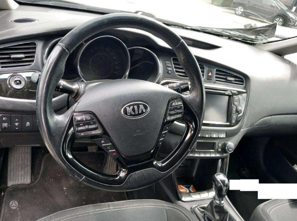 Kia Ceed dalimis