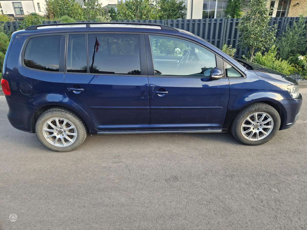 Volkswagen Touran - 3