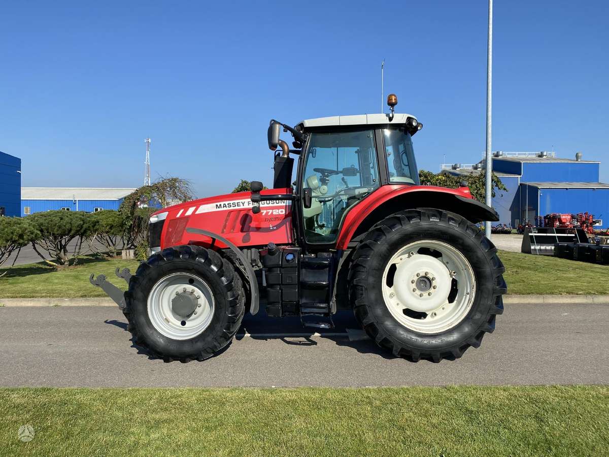 Massey Ferguson 7720, traktoriai
