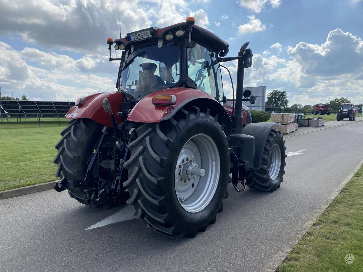 Case-IH Puma 240 CVX, tractors