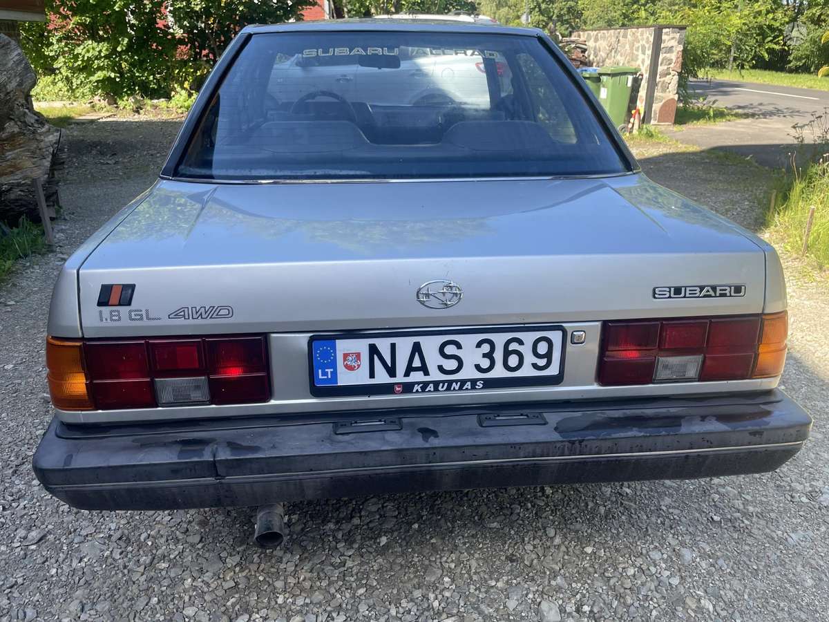 Subaru Leone, 1.8 l., Седан