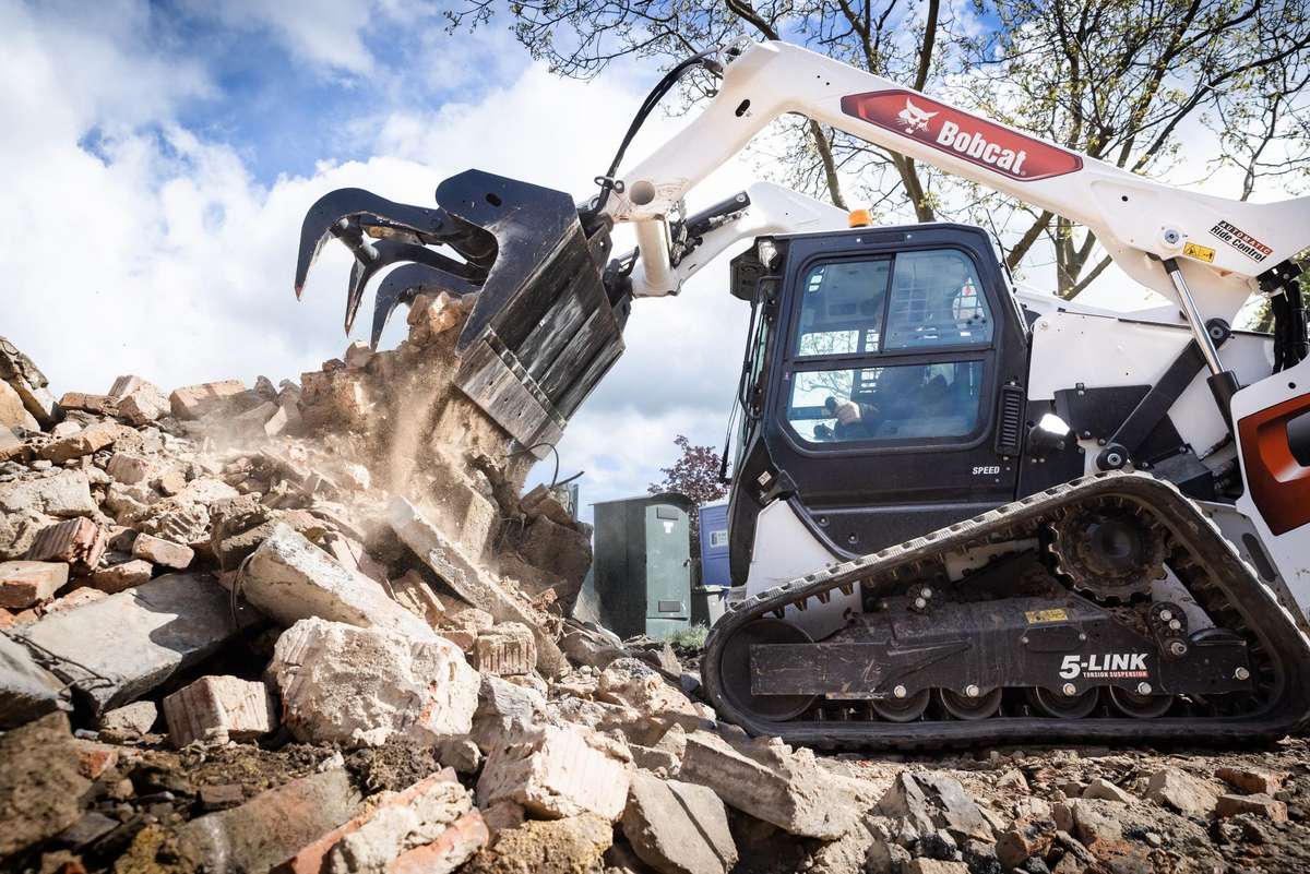 Bobcat T76, mini loaders