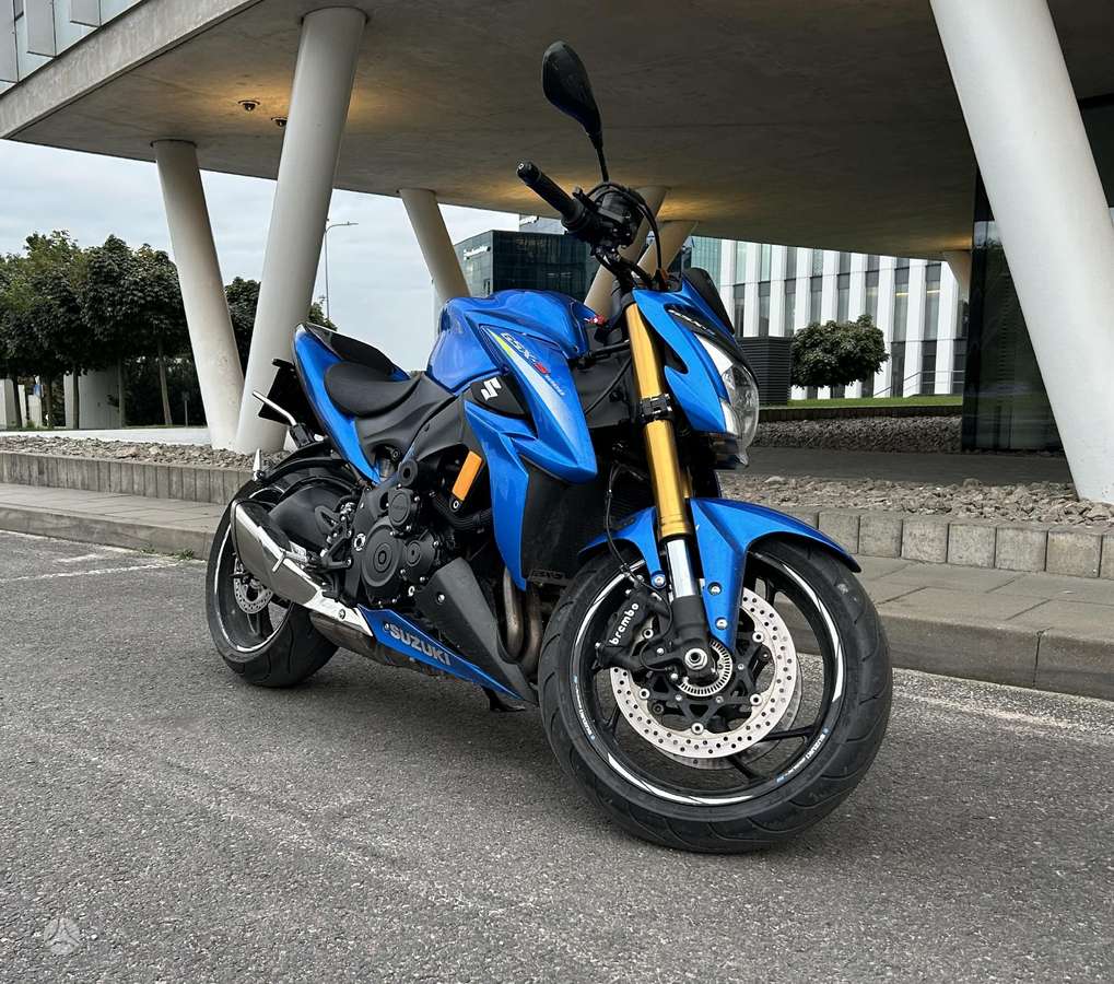 Suzuki GSX-S 1000cc, street / classic
