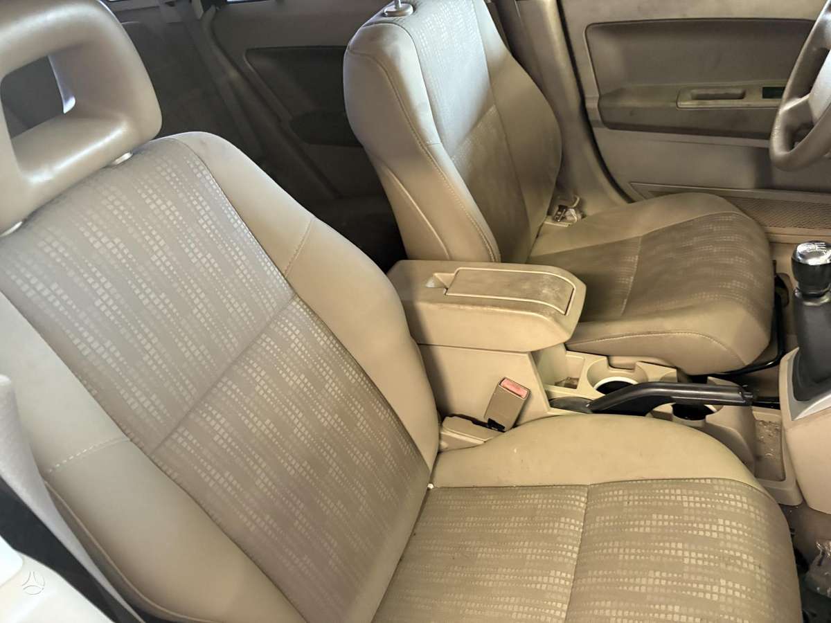 Dodge Caliber 37068366700