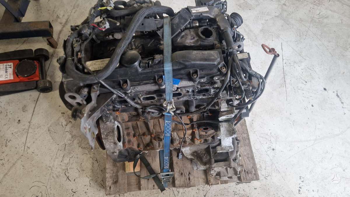 Mercedes-Benz Sprinter engine