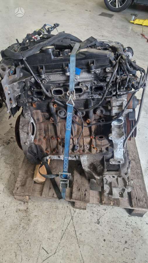 Mercedes-Benz Sprinter engine