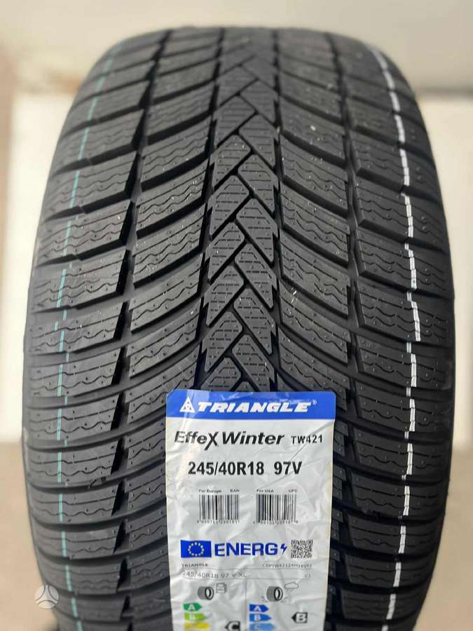 Triangle 421; SIUNČIAME, universalios 245/40 R18