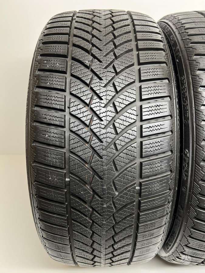 Semperit SpeedGrip 3 2022m, зимние 235/35 R19