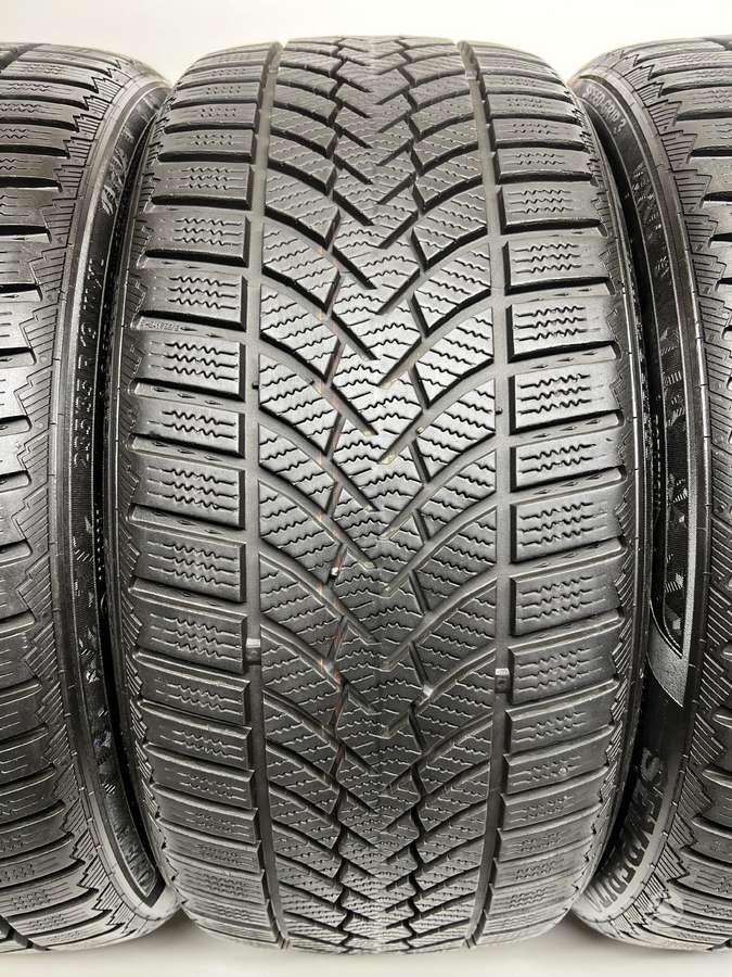 Semperit SpeedGrip 3 2022m, зимние 235/35 R19