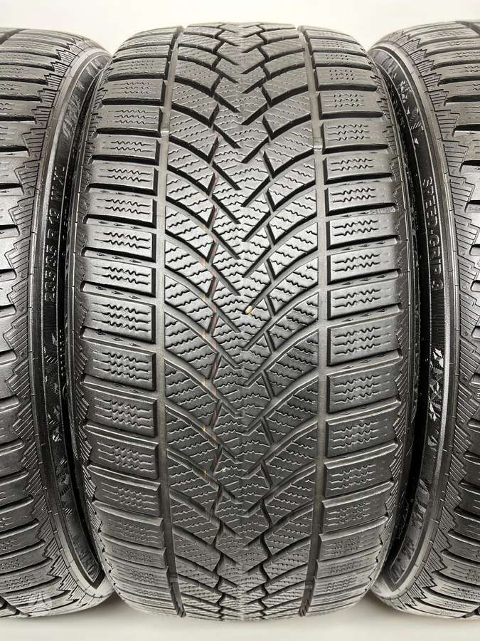 Semperit SpeedGrip 3 2022m, зимние 235/35 R19