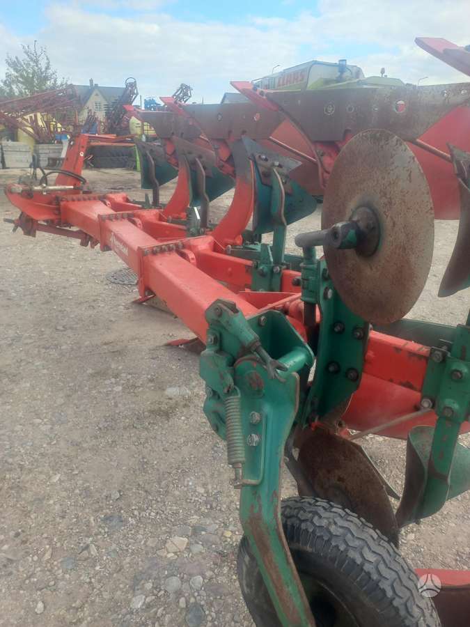 Kverneland F, ploughs