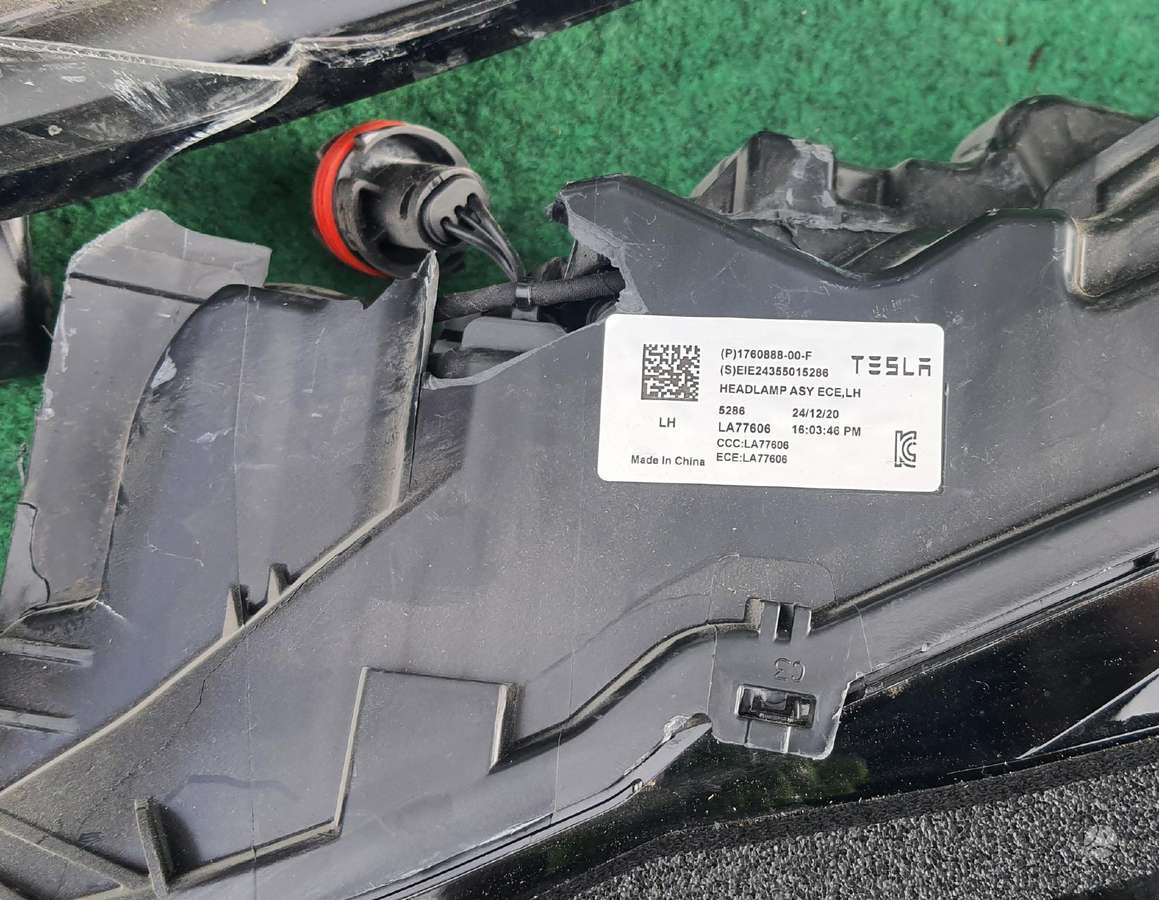 Tesla Model 3, 1760889-00-f