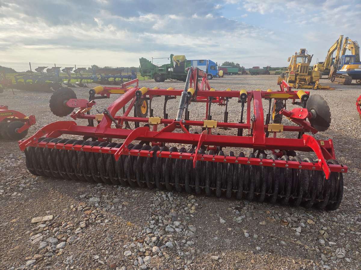 Vaderstad Cultus CS400, scrapers, scrubbers